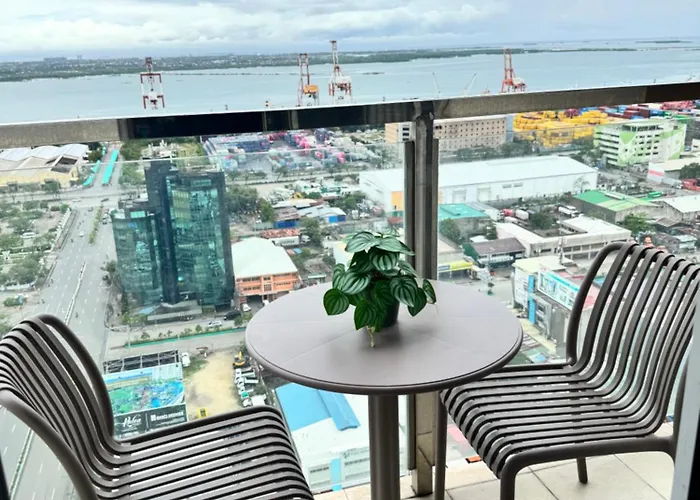 Ec Haven Modern Cozy Near Malls And Transport Terminals With Wifi Netflix Balcony Apartment *