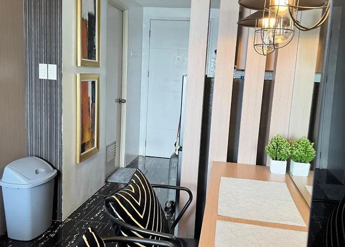 Ec Haven Modern Cozy Near Malls And Transport Terminals With Wifi Netflix Balcony *